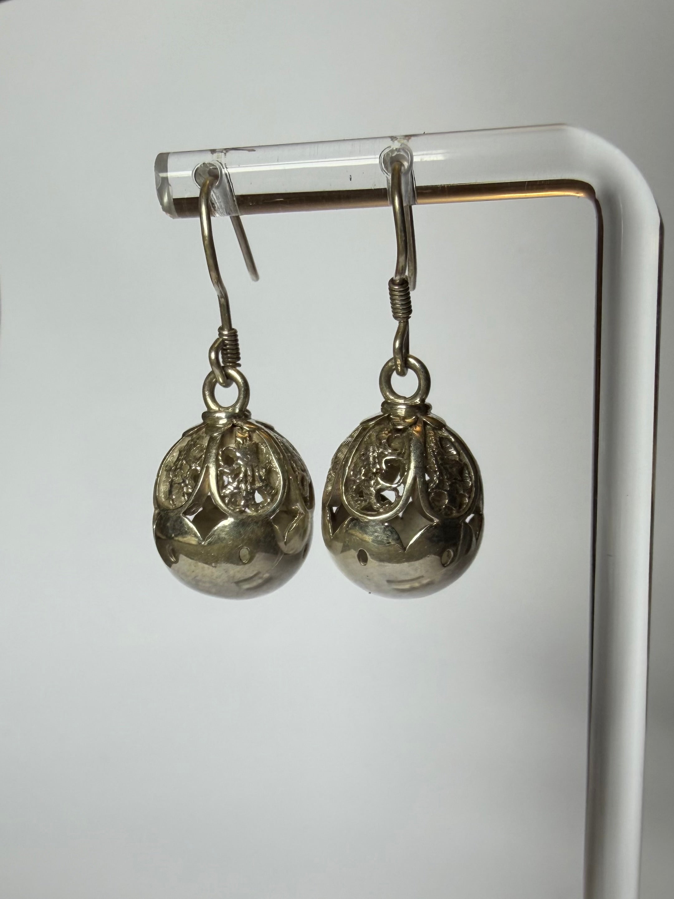 Capped Spheres