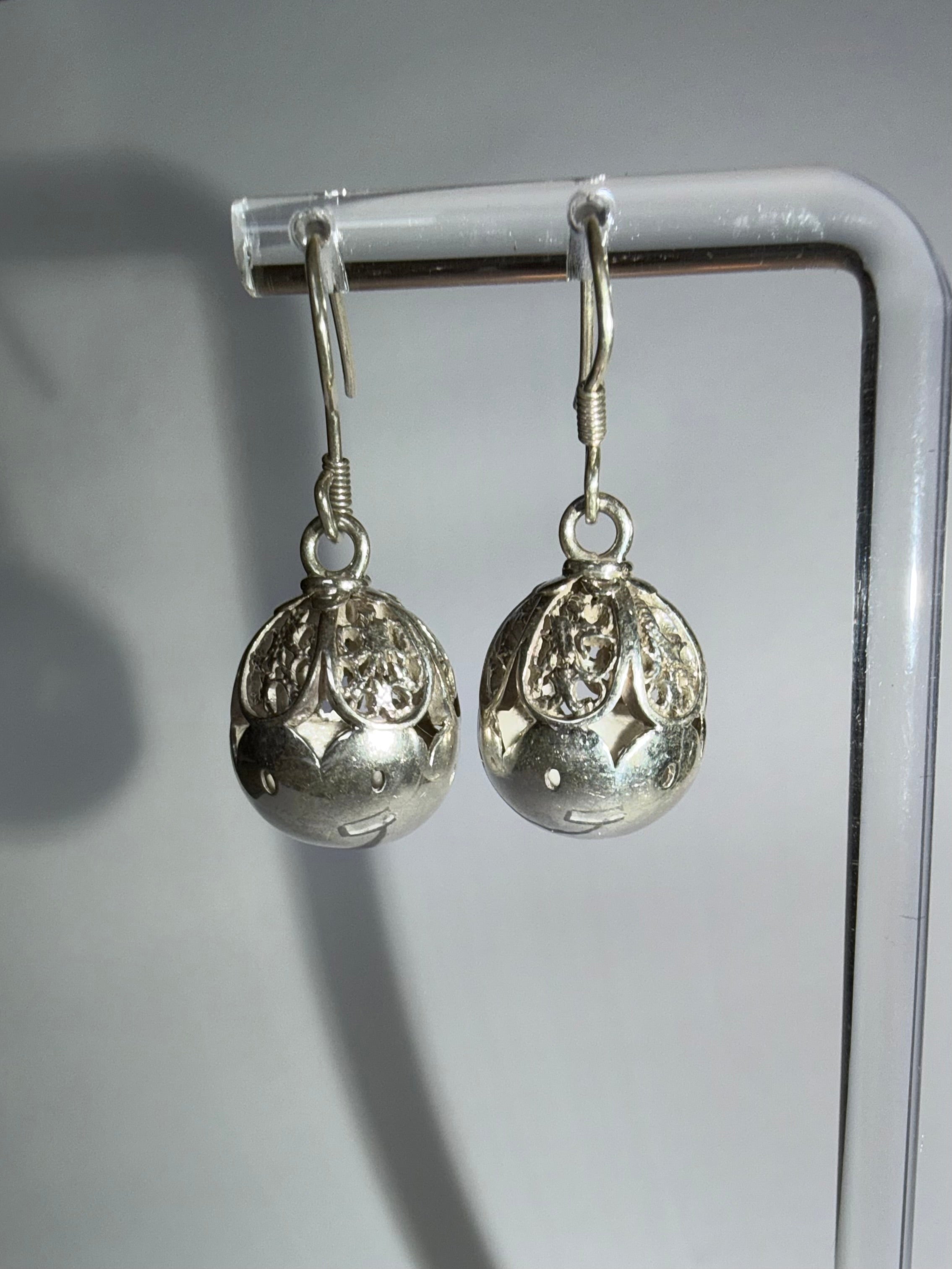 Capped Spheres
